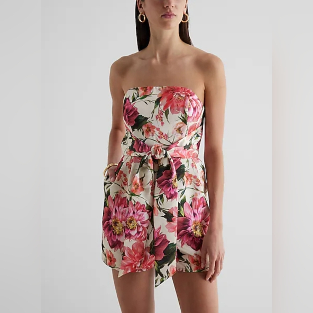 Express Floral Sweetheart Strapless Belted Pocket Romper